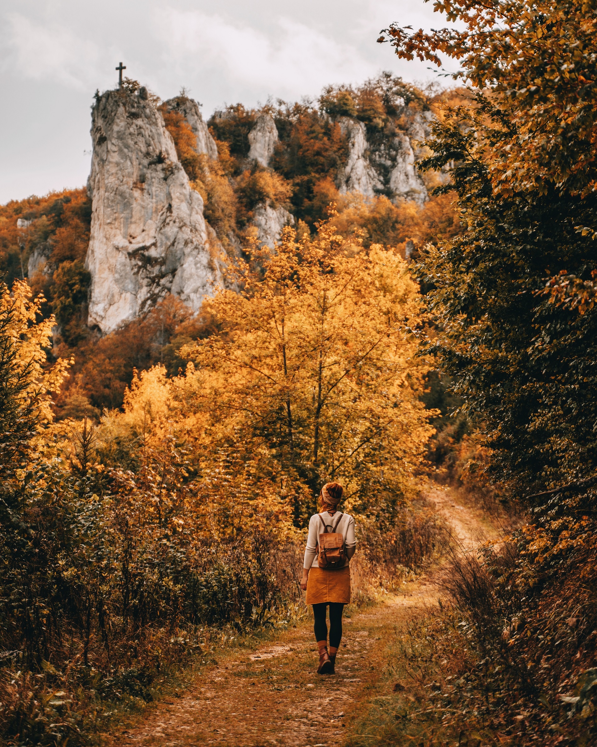Premiumweg mit Blick auf den Peretsfelsen bei Beuron
