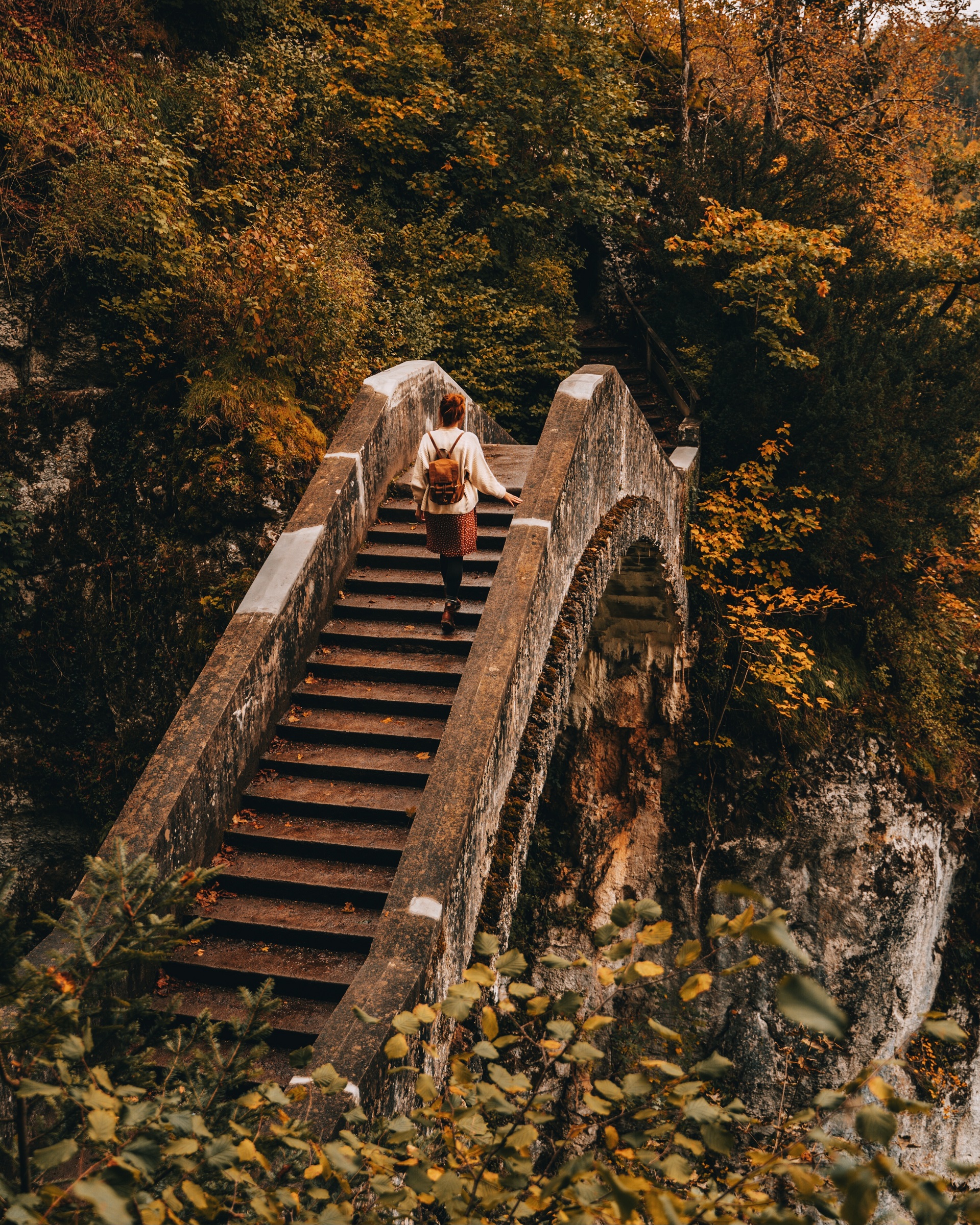 Über die Teufelsbrück im Donautal im Fürstlichen Park Inzigkofen