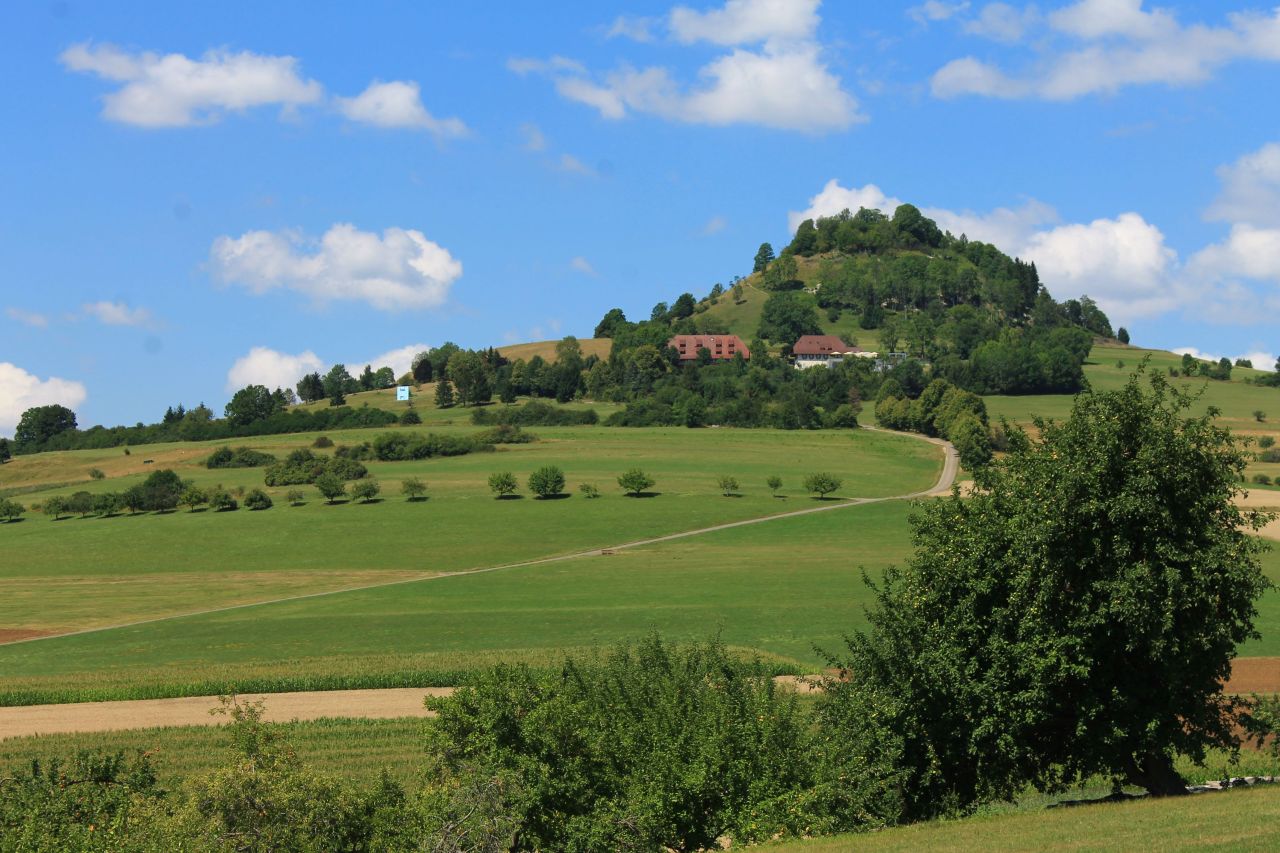 blick-auf-den-hohenkarpfen
