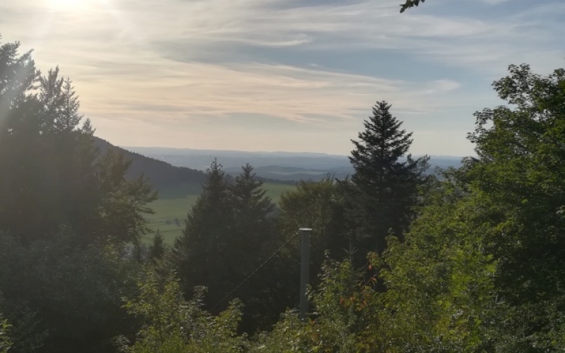 Aussicht vom Motschenloch bis in den Schwarzwald